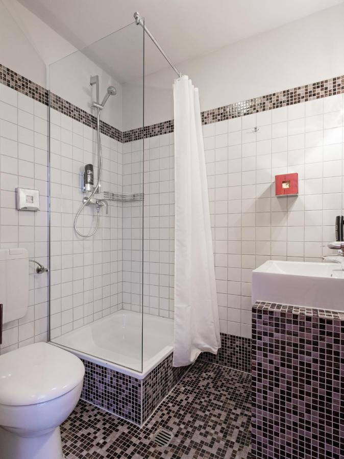 Oyo Hotel Matzbach Berlin Exteriör bild